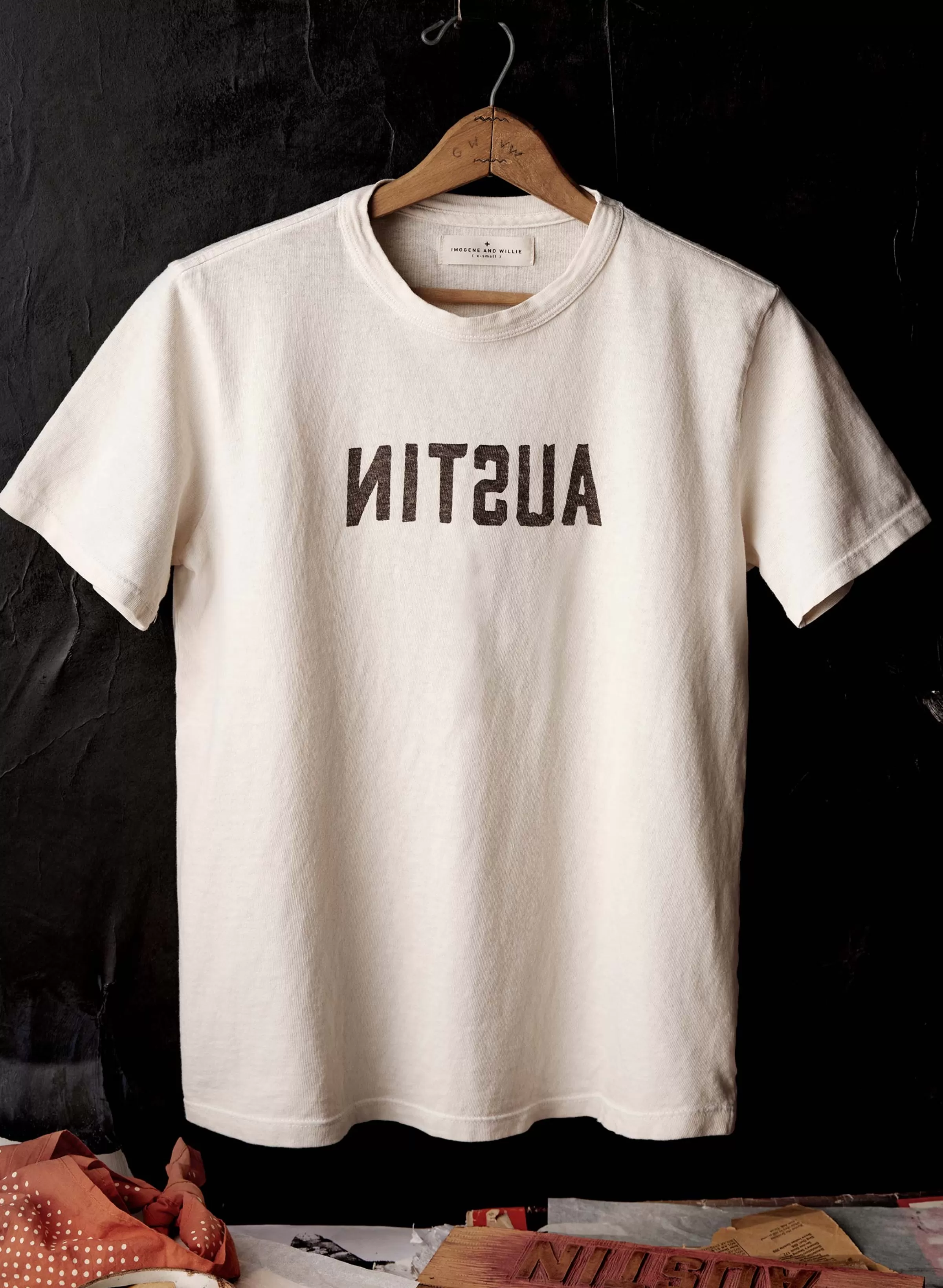 imogene + willie The "austin" Tee In Vintage White Fashion
