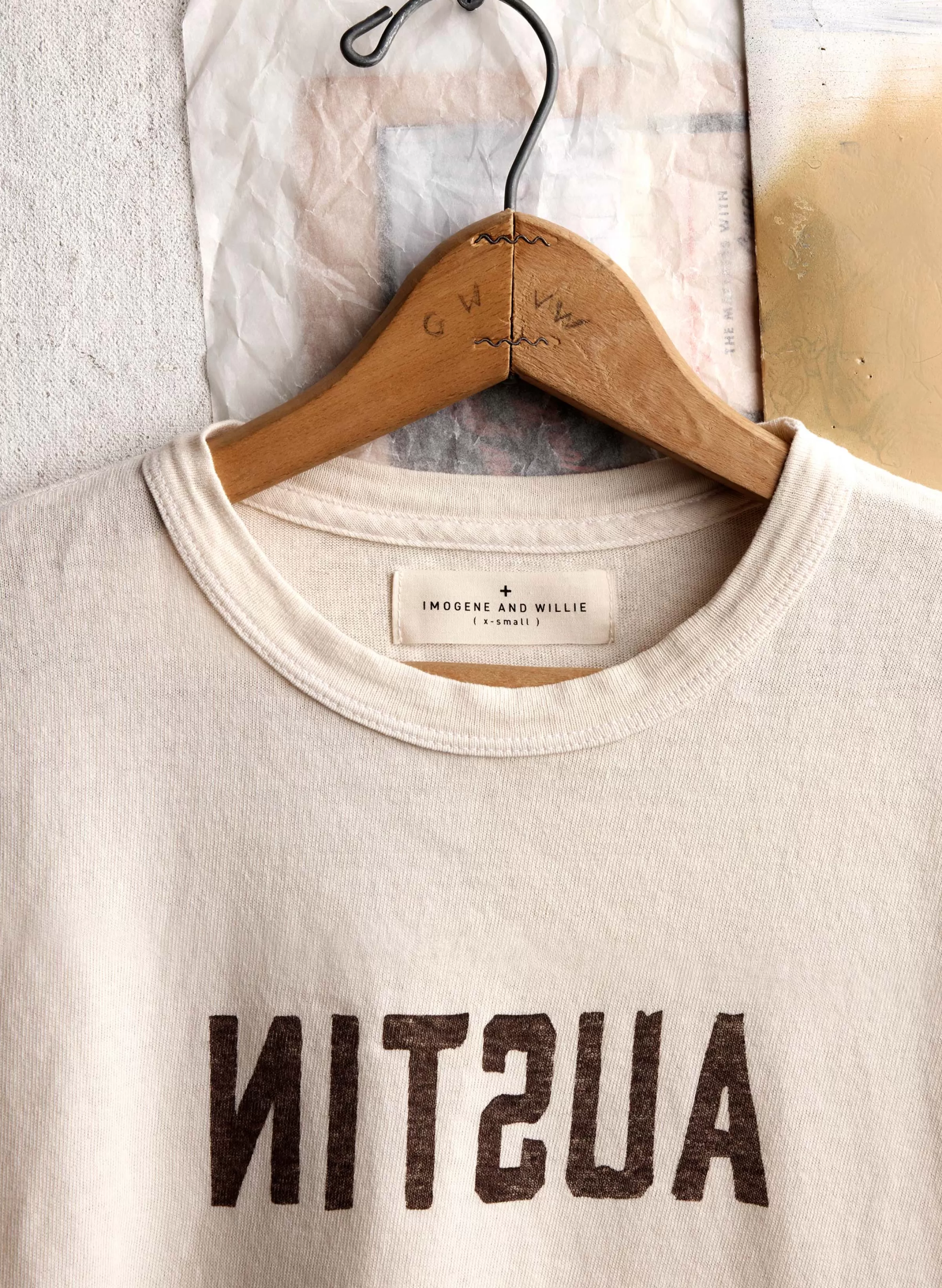 imogene + willie The "austin" Tee In Vintage White Fashion