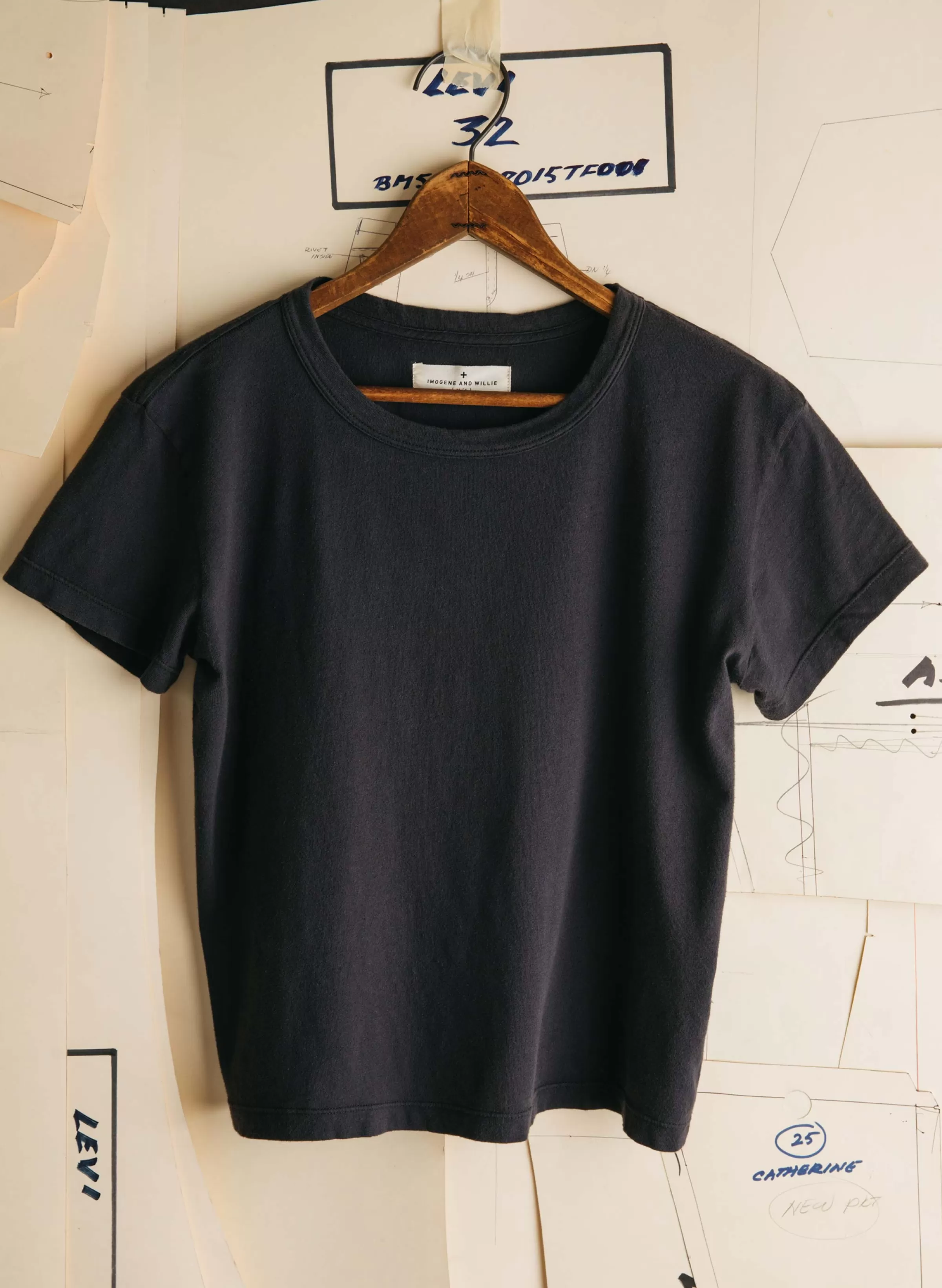 imogene + willie The Drop Tee In Faded Black Discount