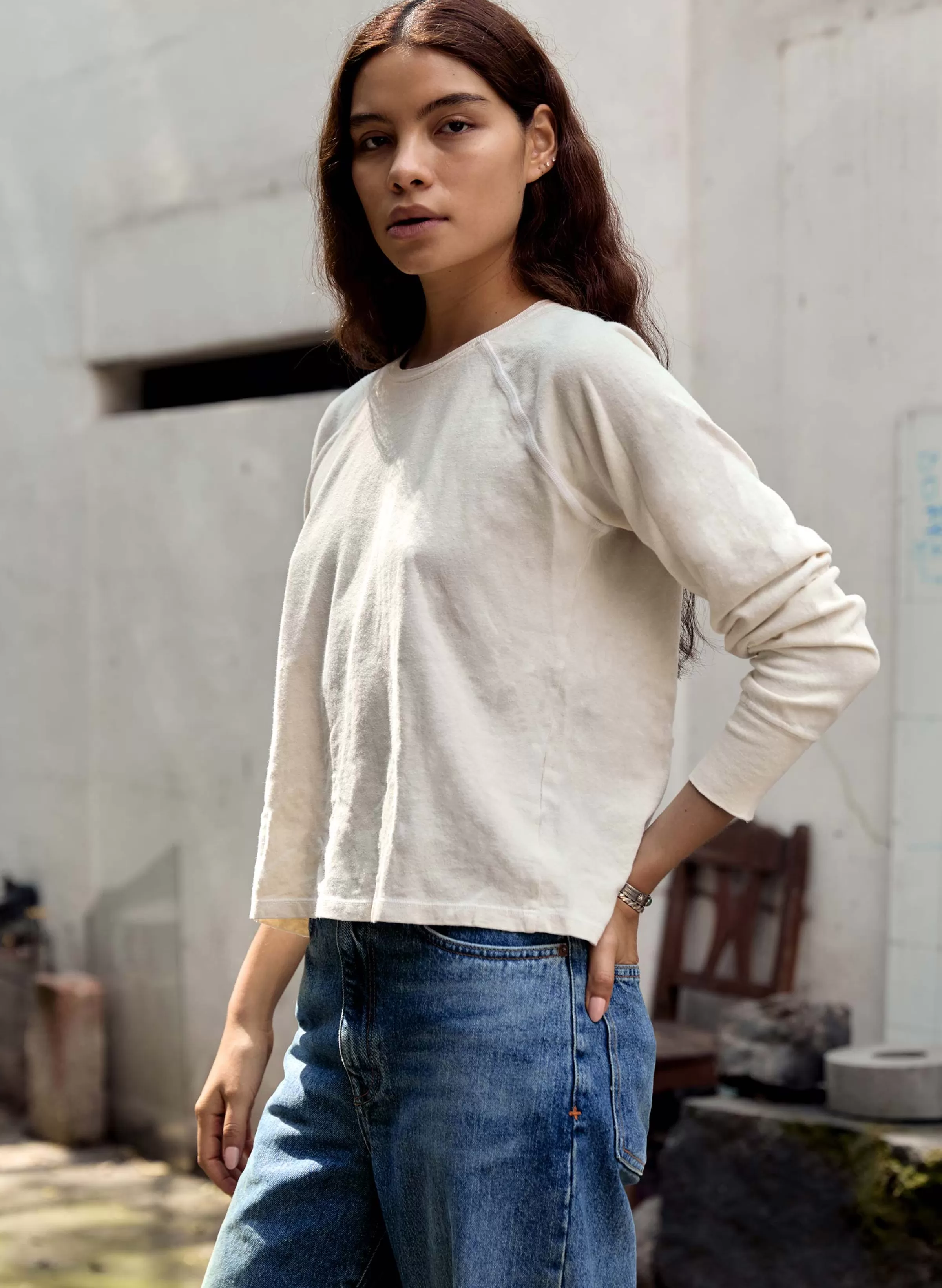 imogene + willie The Long Sleeve Raglan In Vintage White Best Sale